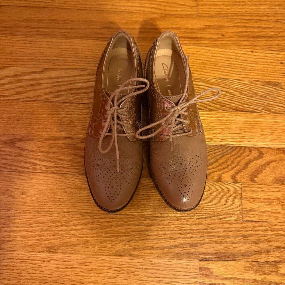 Clarks Oxfords US Size 6, UK Size 3.5, like new